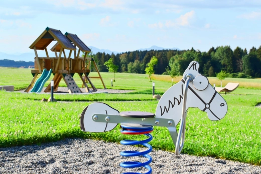 Spielplatz Spielgerät Pferd Wippe