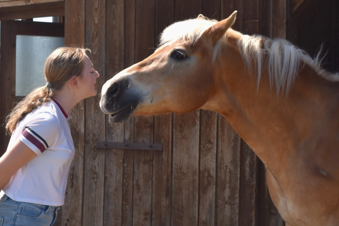 Kind und Pferd